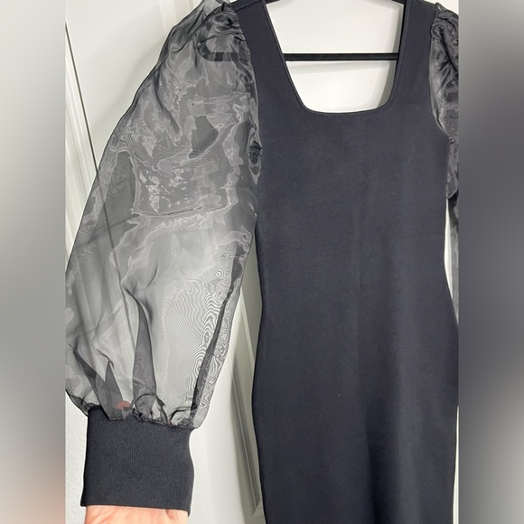 NWT House Of Harlow 1960 Black
Fitted Dress w/Sheer Sleeves Size XS - Picture 7 of 11